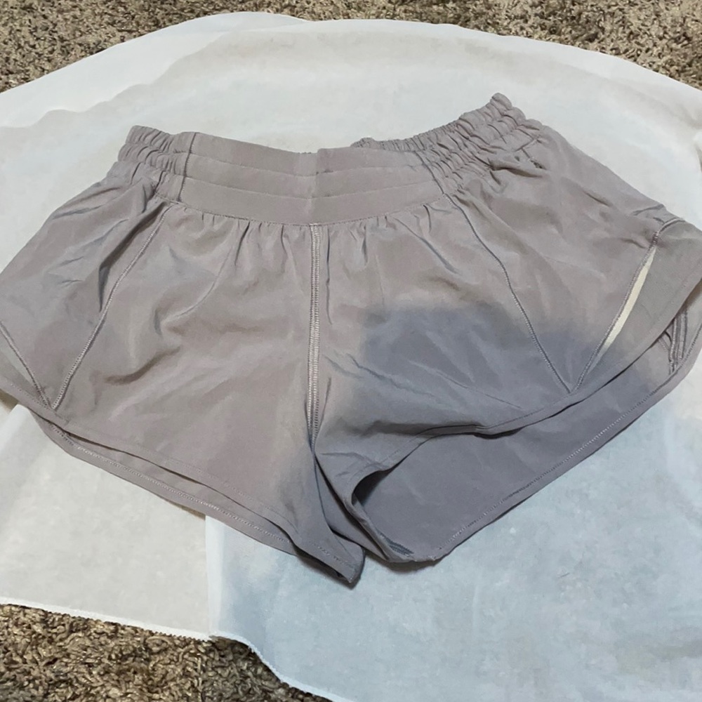 Hotty Hot 2.5 inch Lululemon Shorts